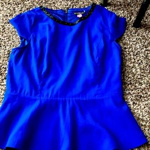 Top w leather collar